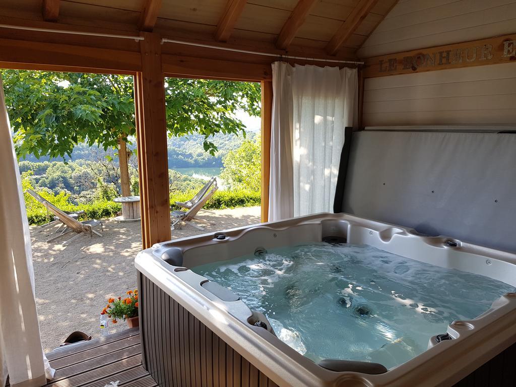 Les Hotes Du Lac, Chambres Et Tables D'Hotes Mandailles  外观 照片